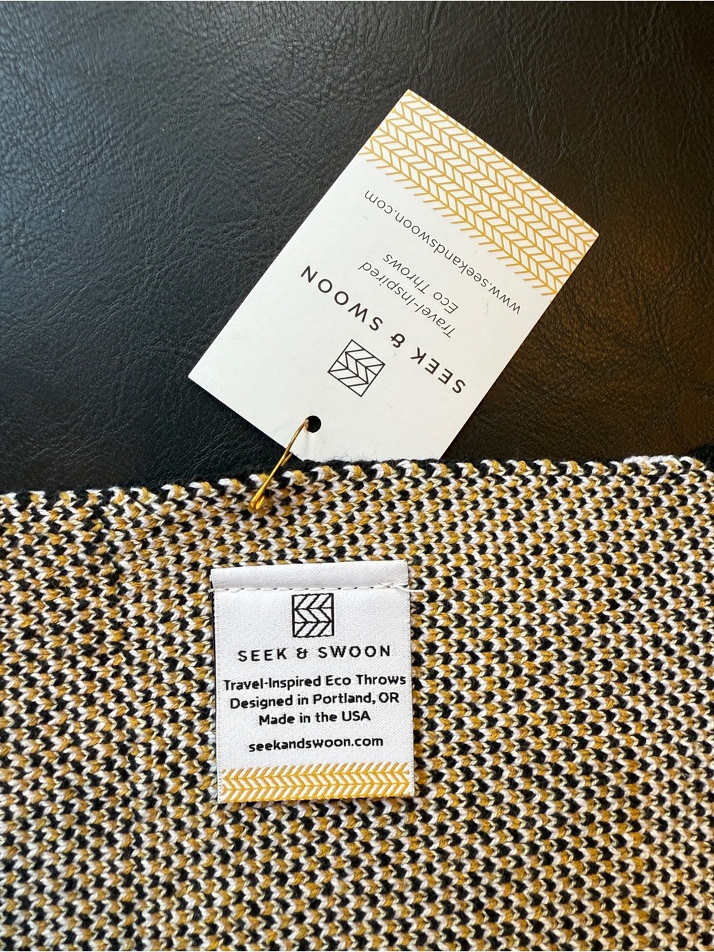 Gorgeous Knit Throw Blanket Seek and Swoon Envie MCM Vintage Chevron & Geometric - Picture 4 of 11